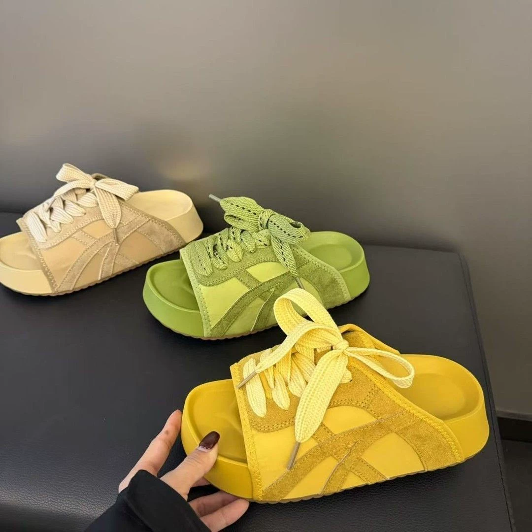Летняя мода 2025: универсальная верхняя одежда на толстой подошве, женские повседневные туфли в стиле капибара, дизайн с шнуровкой, женские тапочки.