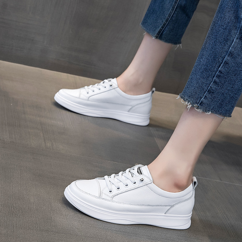 White Shoes 2022 New Women's Shoes Autumn Large Size Women's Shoes 40-43 Breathable Cowhide Casual Sneakers