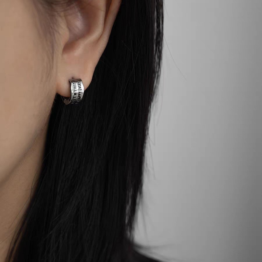 European and American Punk Unisex Double-Sided Letter Earrings for Men, Minimalist Ear Studs, Street Style Ear Hoops, Niche Ear Accessories for Women
