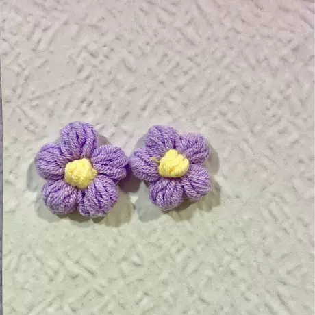 Small puff-purple yellow core