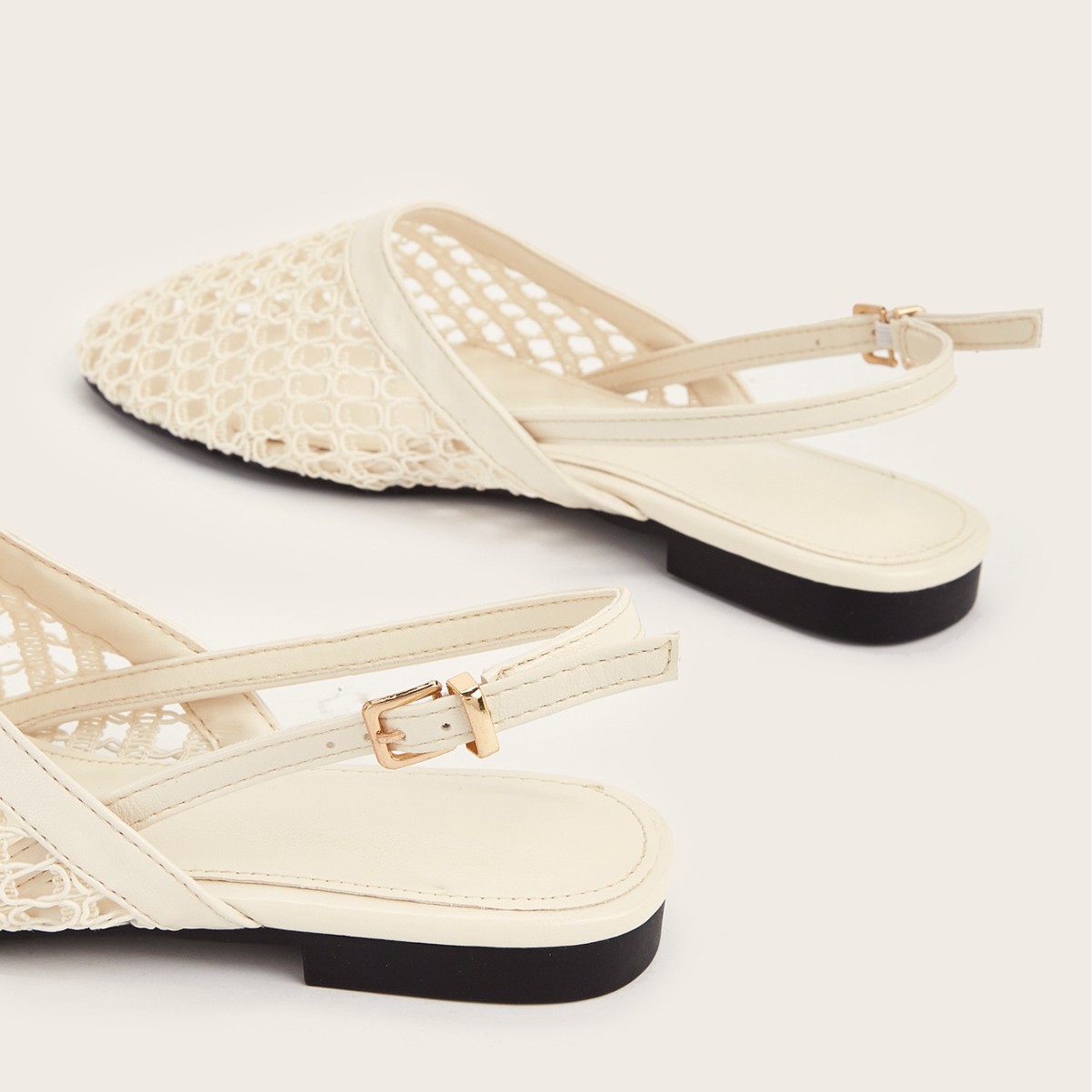 Baotou tejido rosa con sandalias planas de estilo romano