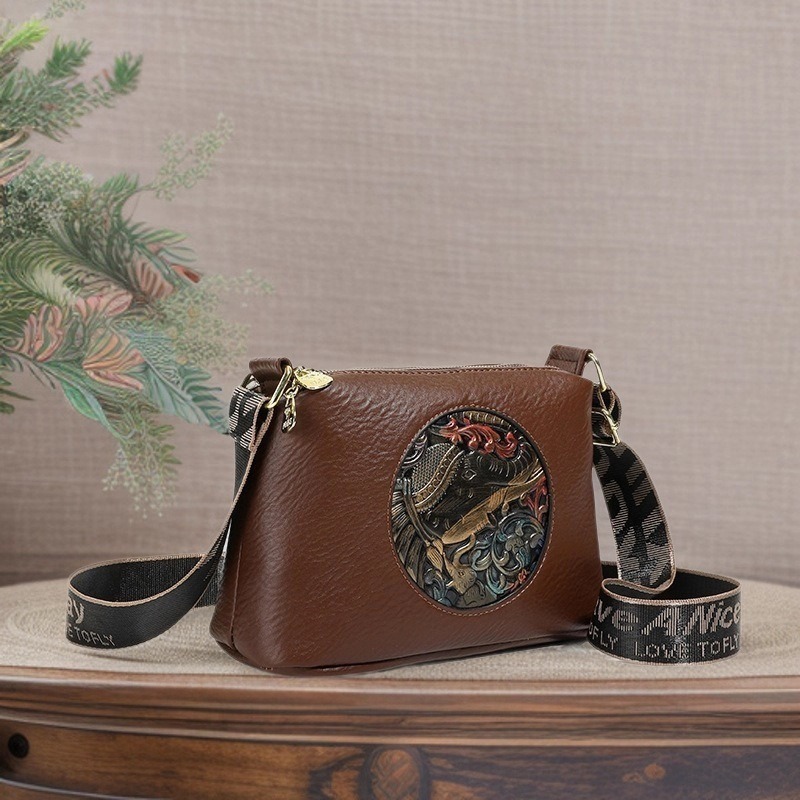 Classic Women's Shoulder Bag With Artistic Chinese Embossed Style_voghion.com