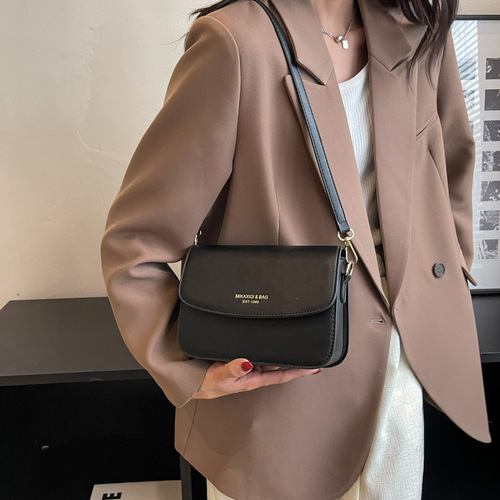 This year's popular small bags for women in spring and summer, versatile  new fashion textured crossbody bag, foreign style women's small square bag
