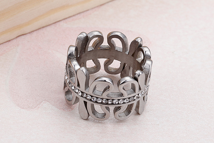 PVD Coated Gold Plating Process European And American Titanium Steel Wholesale Fashion Hollow Wide Face Sticky Rhinestone Ring