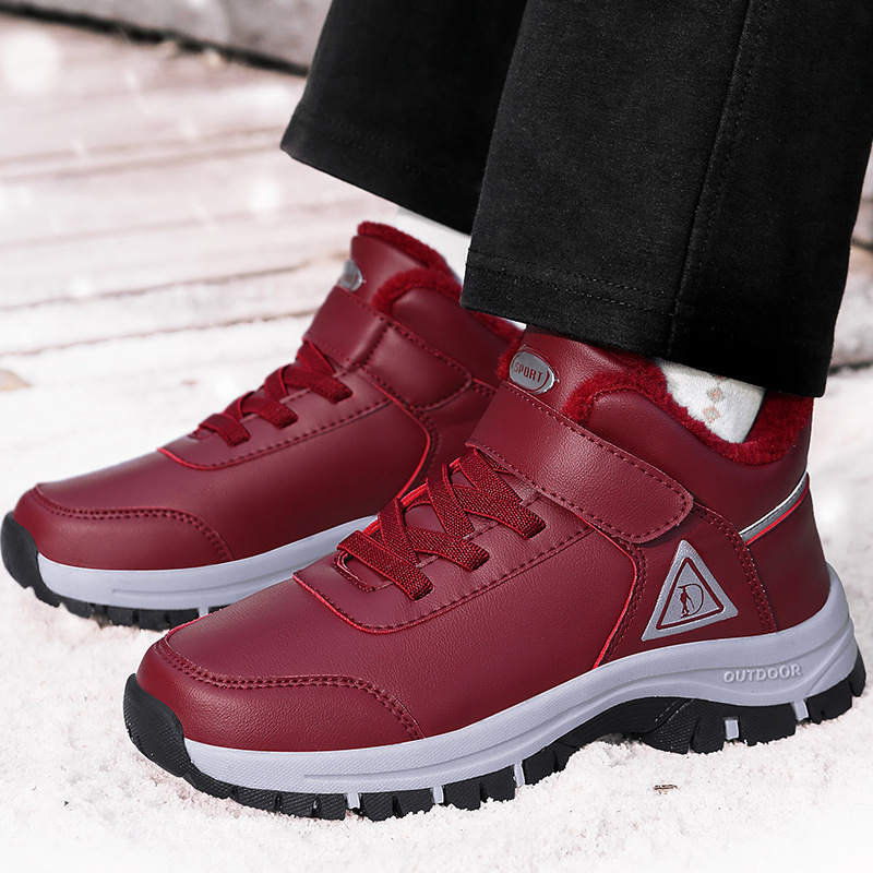 秋冬季新款老人鞋加绒保暖妈妈鞋中老年防水防滑健步鞋爸爸棉鞋子