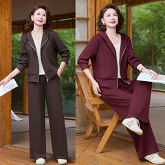 妈妈秋装2025新款休闲运动服套装洋气卫衣中老年外套女春秋两件套