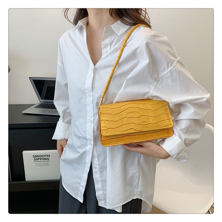 Minimalistisk stil for kvinner med minoritetstekstur under armene 2023 sommer ny håndholdt vestlig liten firkantet veske_voghion.com