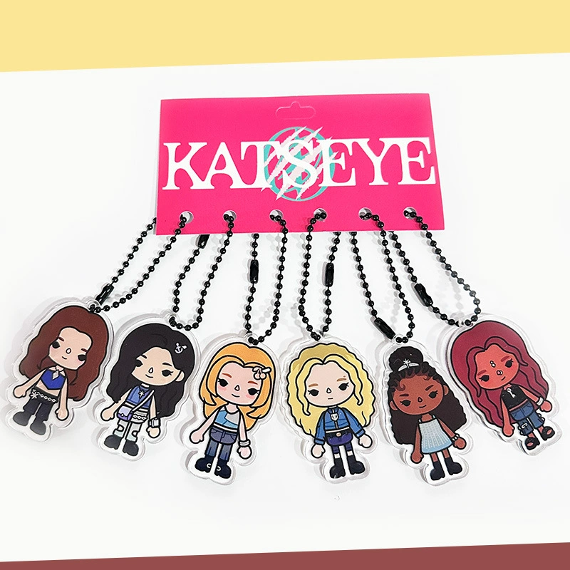 Акриловый брелок KATSEYE с бусиной-цепочкой