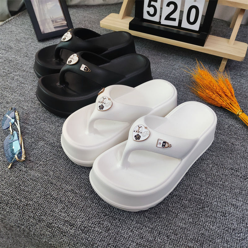 Summer Flip-Flops for Women with High Heels, Cartoon Hearts, Summer Outer Wear, Thick Soles, Increased Height, Beach Non-Slip Flip-Flops