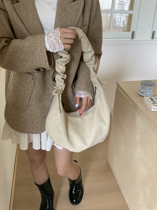 休闲包包女2025新款通勤斜挎包流行时尚超火单肩包大容量饺子包包|undefined