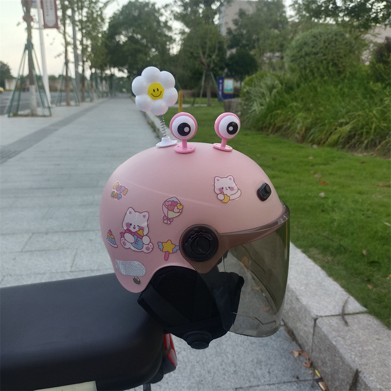 New national standard 3C years old children 1-5 years old electric car motorcycle four seasons universal ear protection adjustable helmet half helmet