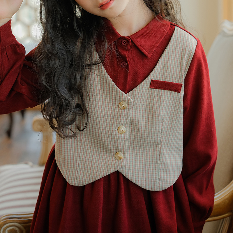 Estilo coreano falso chaleco a cuadros de dos piezas para niñas Vestido de manga larga estilo preppy Otoño e Invierno mono de color de contraste de solapa roja para niñas