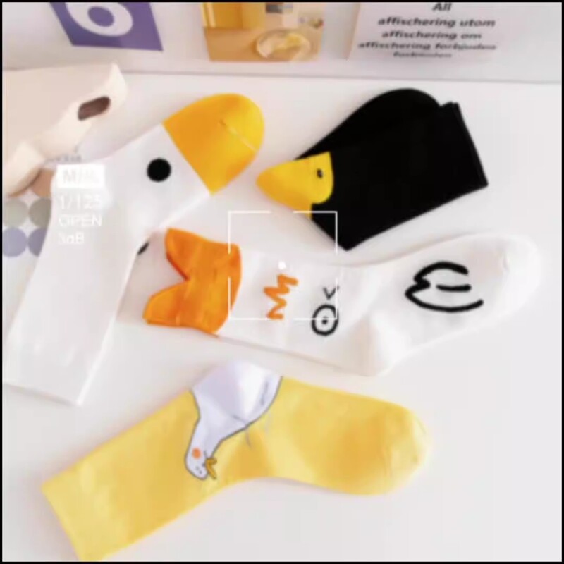 Cross-Border Exclusive Goose Head Socks for Women Mid-Tube Ins Trendy Quirky Hip-Hop Duck Socks Versatile Odor-Resistant
