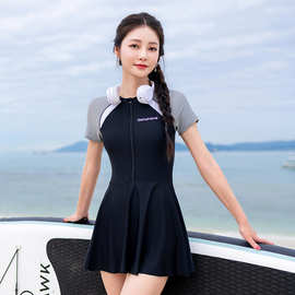 2024新款原创运动连体泳衣女防晒修身显瘦泳装大码泡温泉游泳衣