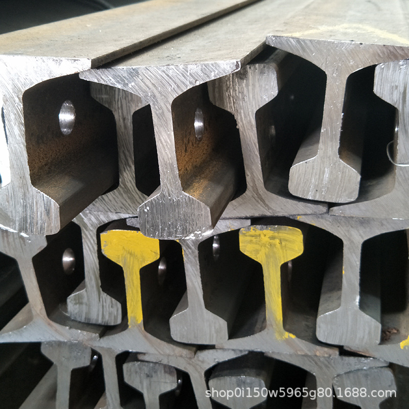 泓洛供应12KG轻轨 8KG轨道 Q235材质 铁路建设用 切割零售