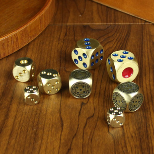 Retro hand-polished pure copper dice brass dice exquisite dice sieve creative mahjong dice metal copper art