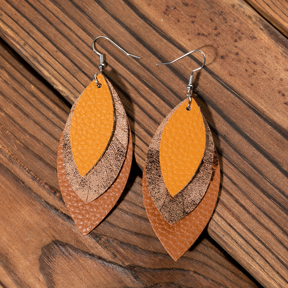 1 Pair Ethnic Style Leaves Pu Leather Drop Earrings display picture 5