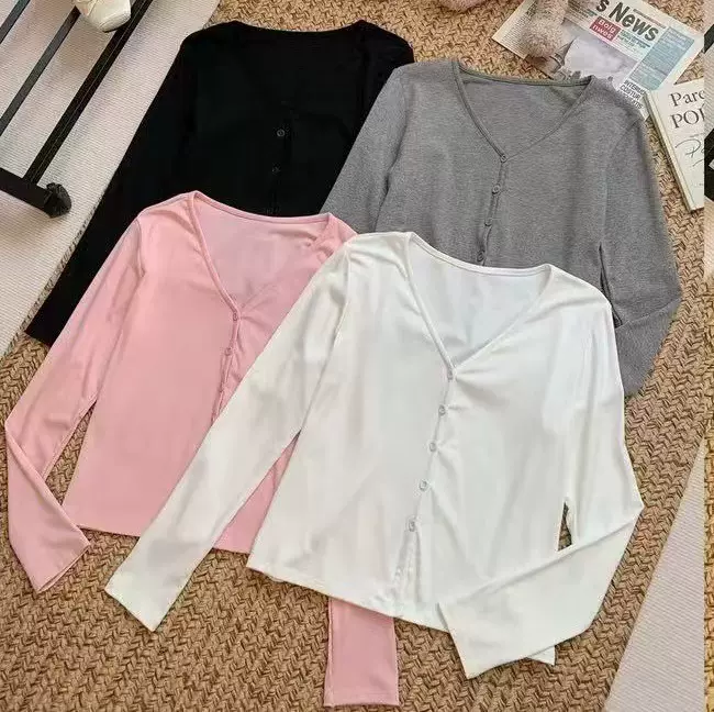 甜美小个子百搭V领纽扣防晒开衫女秋季显瘦性感外搭显瘦长袖上衣