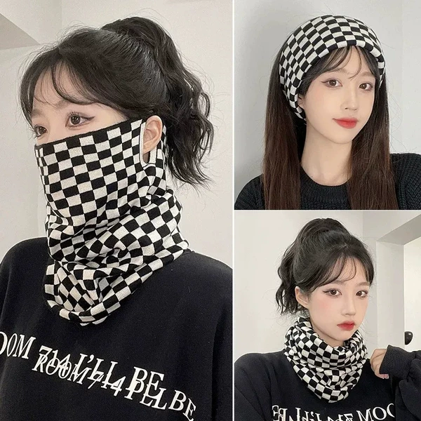 Black knitted chess