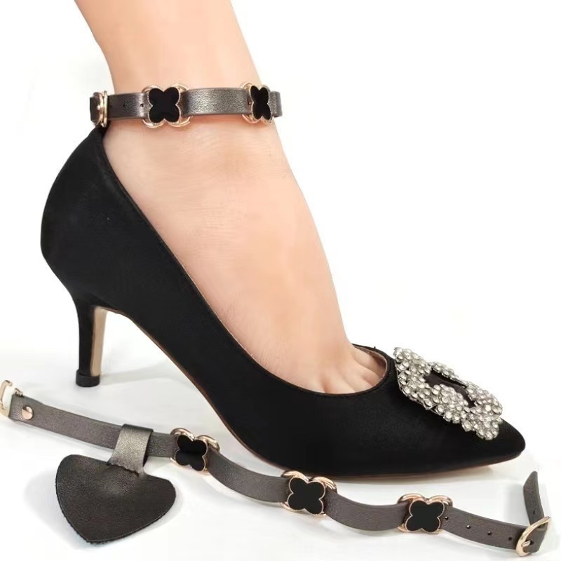 Leather surface dark gray [four-leaf buckle] + heel sticker