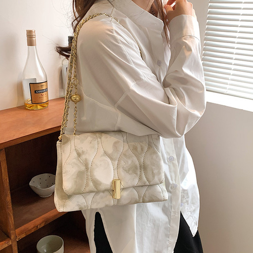 Popular chain bag for women, new style, fashionable embroidery thread shoulder bag, summer style, stylish chain crossbody bag