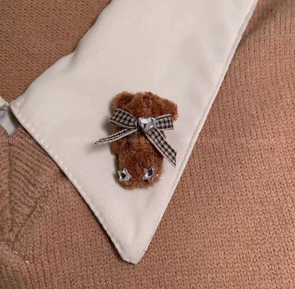 Dark brown bear brooch