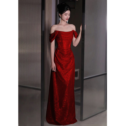 One-shouldered evening dress, new style, high-quality, bright and flashing, toasting dress, elegant banquet host, female