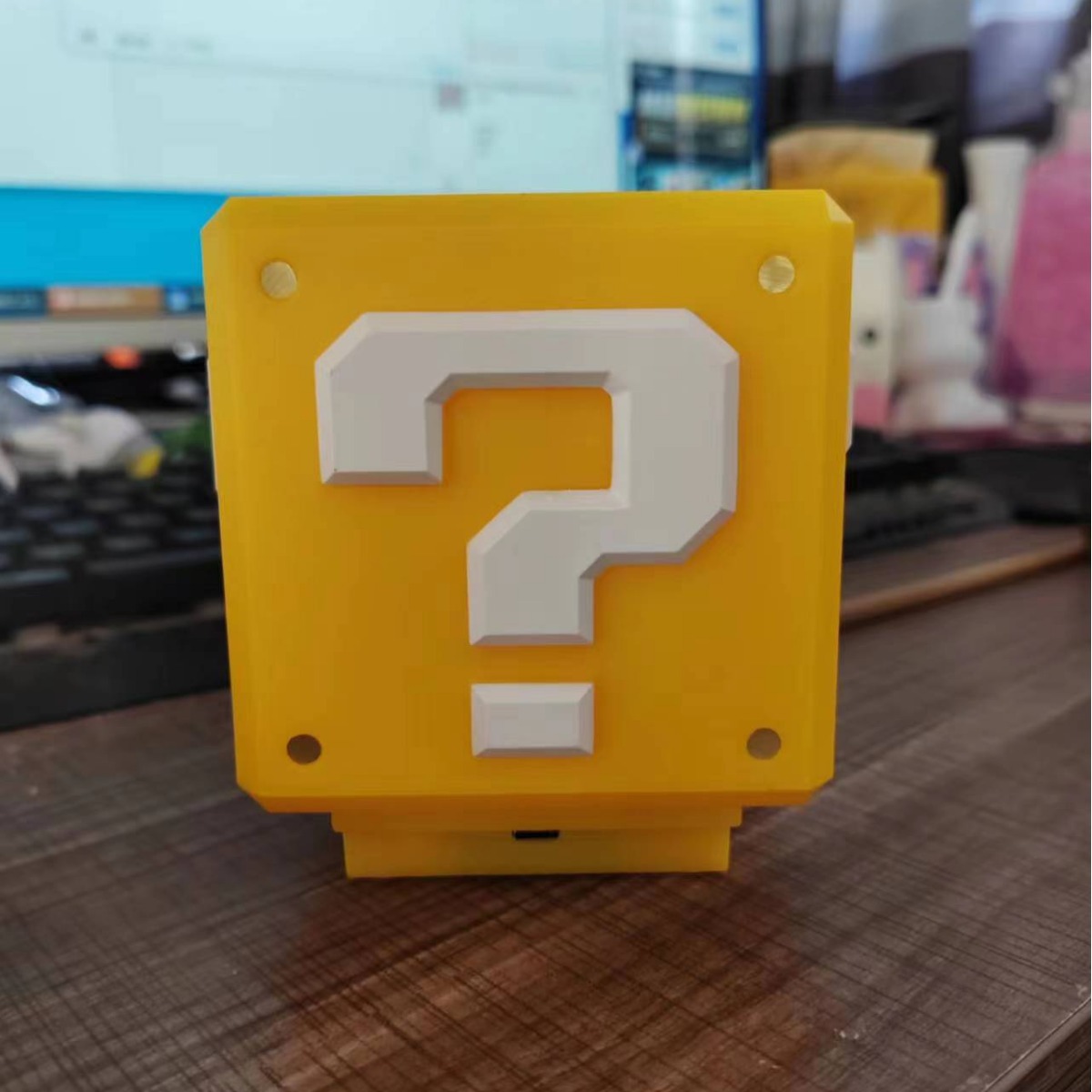 TikTok Mario Question Mark Lámpara de escritorio USB recargable LED Luz nocturna Juego Sonido Regalo creativo.
