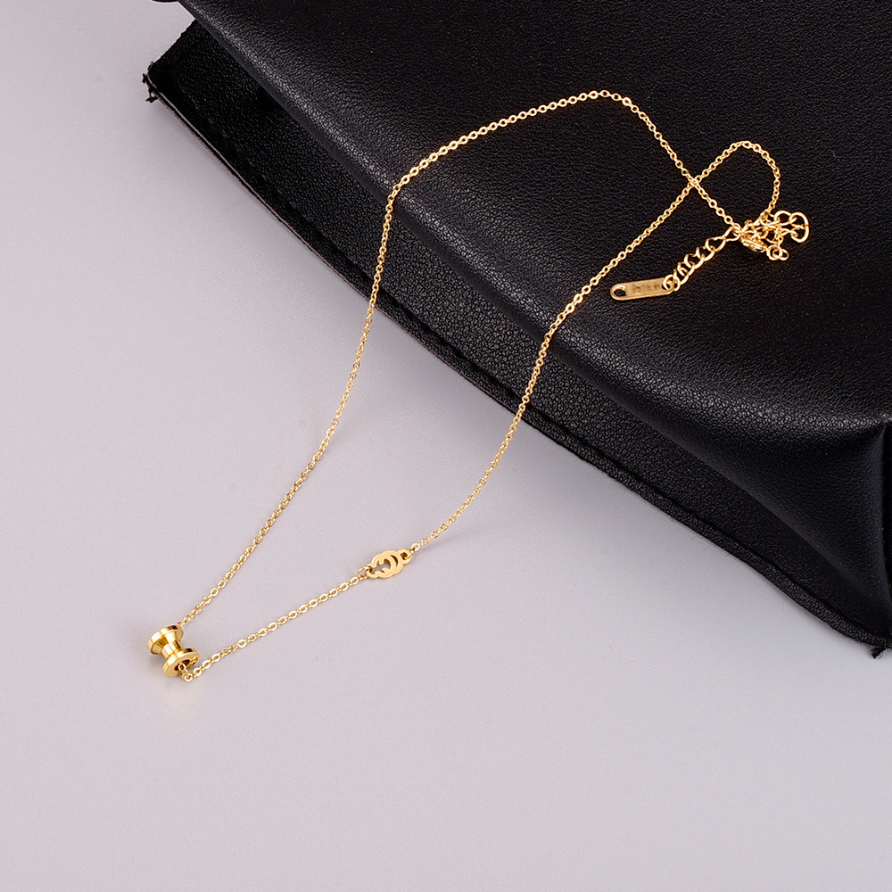 Simple Round Pendant Titanium Steel Gold-plated 18k Necklace Female Trendy Sweater Chain display picture 3