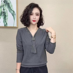 一件代发2025秋季新款时尚气质减龄显瘦长袖百搭V领女上衣打底衫