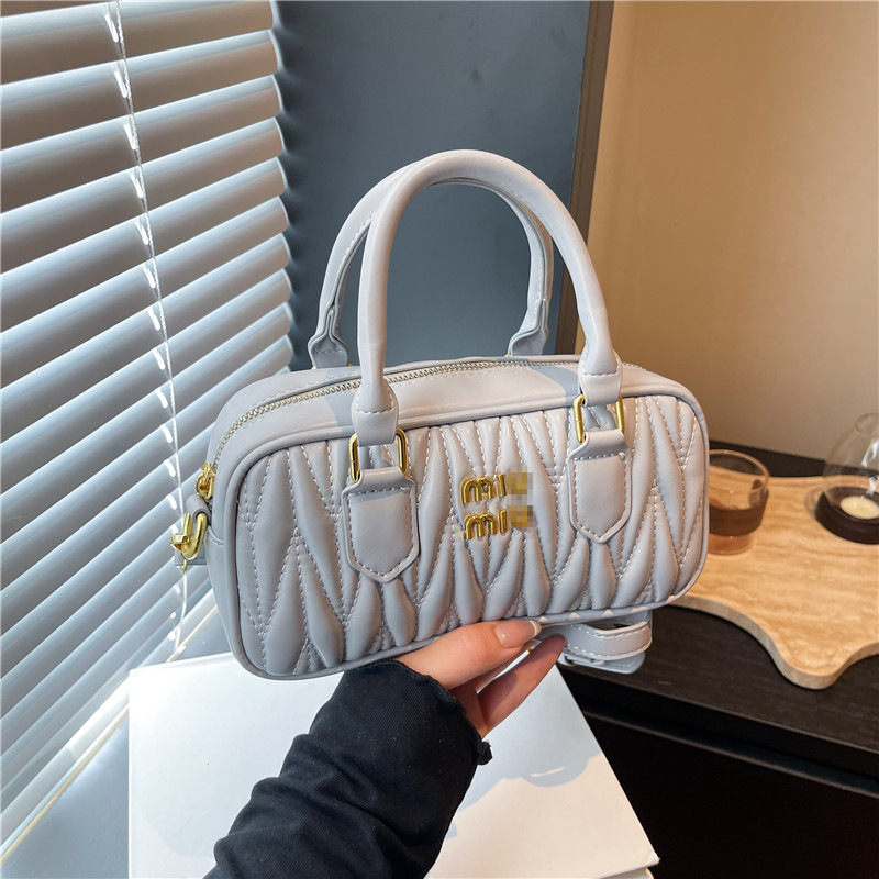 Qadın plissəli çiyin çantası, sadə dizaynlı crossbody model