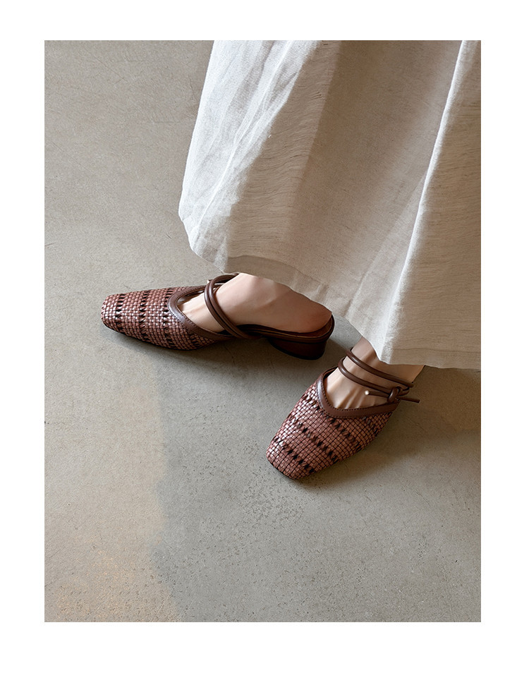 Dép sandal nữ da cừu mũi vuông gót thấp quai chữ V phối màu — màu nâu, Màu cà phê đậm, màu trắng ngà chi tiết 66