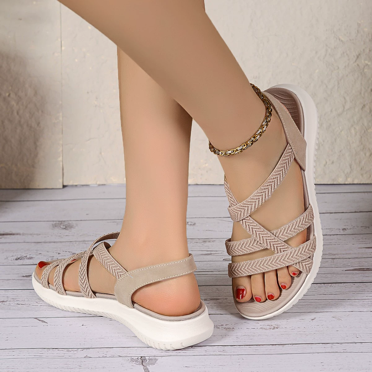 Летние новые сандалии тапочки удобные и утолщенные трансграничные Amazon внешняя торговля оптовые сандалии на открытом воздухе пляж случайные сандалии