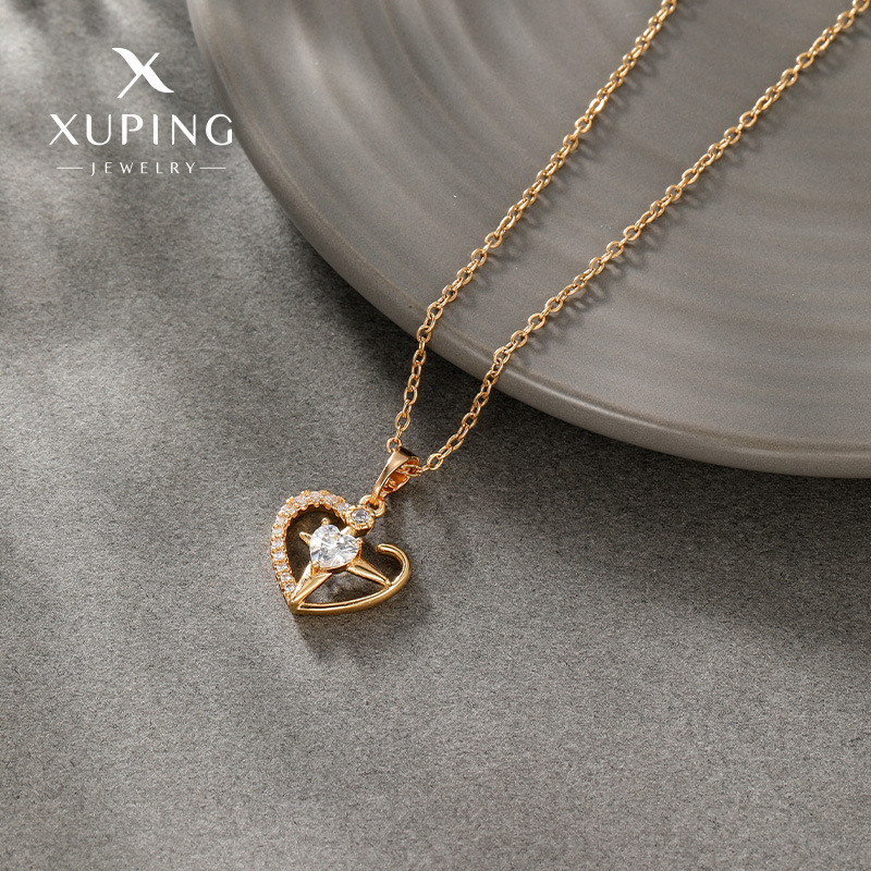 Xuping Commuter Love Collar Mujer Verano Diseño de nicho de lujo ligero Cadena de clavícula de moda de circón en forma de corazón de alta gama