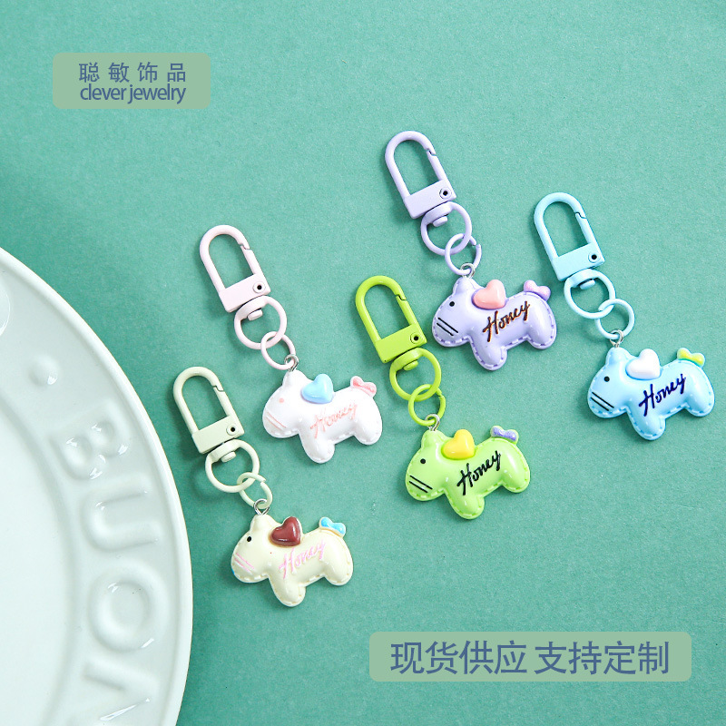 New colorful pony-shaped keychain rings, simple and versatile bag accessories, DIY beaded pendant materials wholesale New colorful pony-shaped keychain rings, simple and versatile bag accessories, DIY beaded pendant materials wholesale