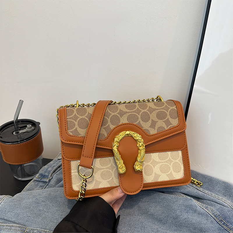 Nuevo estilo de comercio exterior transfronterizo, cadena de viento de fragancia pequeña, bolso de axila de un solo hombro, 2025, bolso cuadrado pequeño de mensajero salvaje de estilo occidental de alta gama