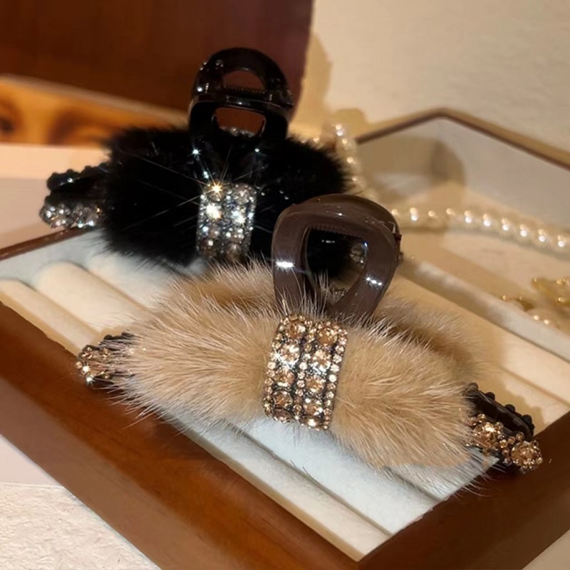 Exquisite Rhinestone Bow Maomao Grab Clip Women's Korean-style Autumn and Winter Head Hair Shark Clip Headwear Elegant Hairpin