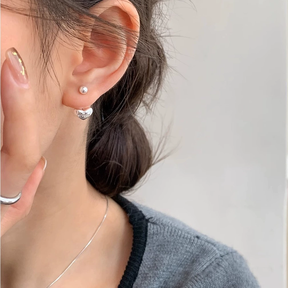 Design fashionable universal earrings, 2023, city style, light luxury style