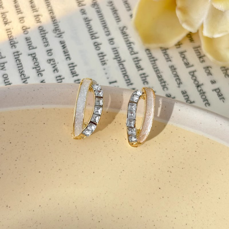 Pendientes de perlas, pendientes de estilo caliente, lujo ligero, pendientes simples de celebridades de Internet, accesorios de Yiwu, venta al por mayor
