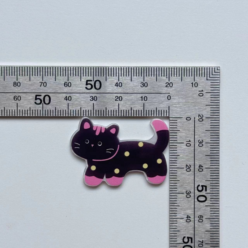 검은 점선 고양이