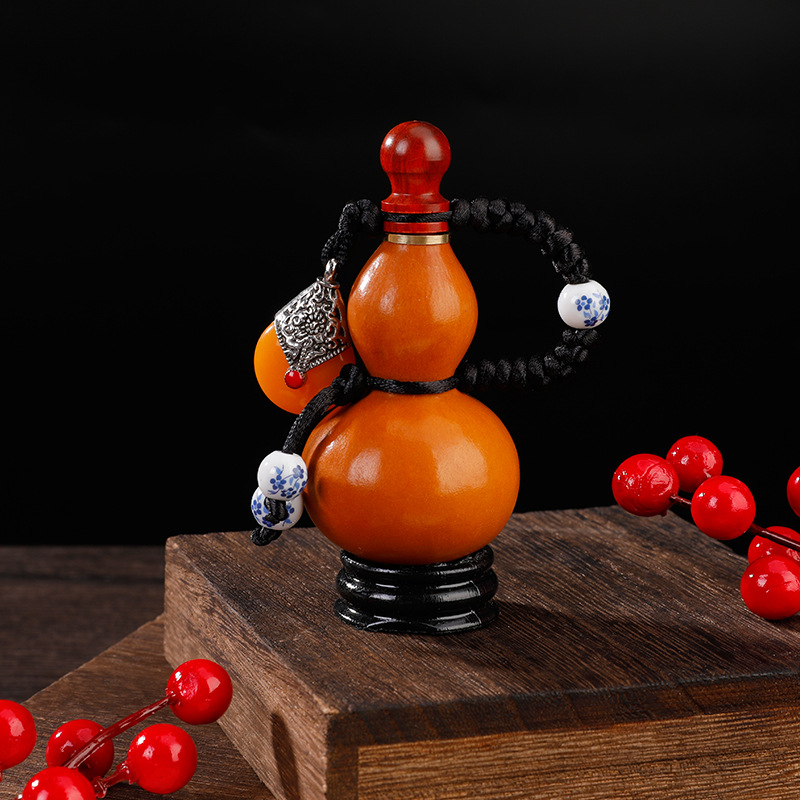 Natural opening small wine gourd honeycomb wax anti-seepage aging patina wine gourd pendant decoration car bag hanging ornament