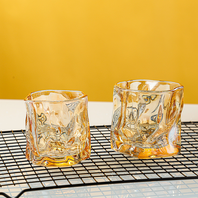 Nuevo ins estilo Twist Cup set bar whisky transparente resistente a altas temperaturas taza de vidrio esmerilado hogar
