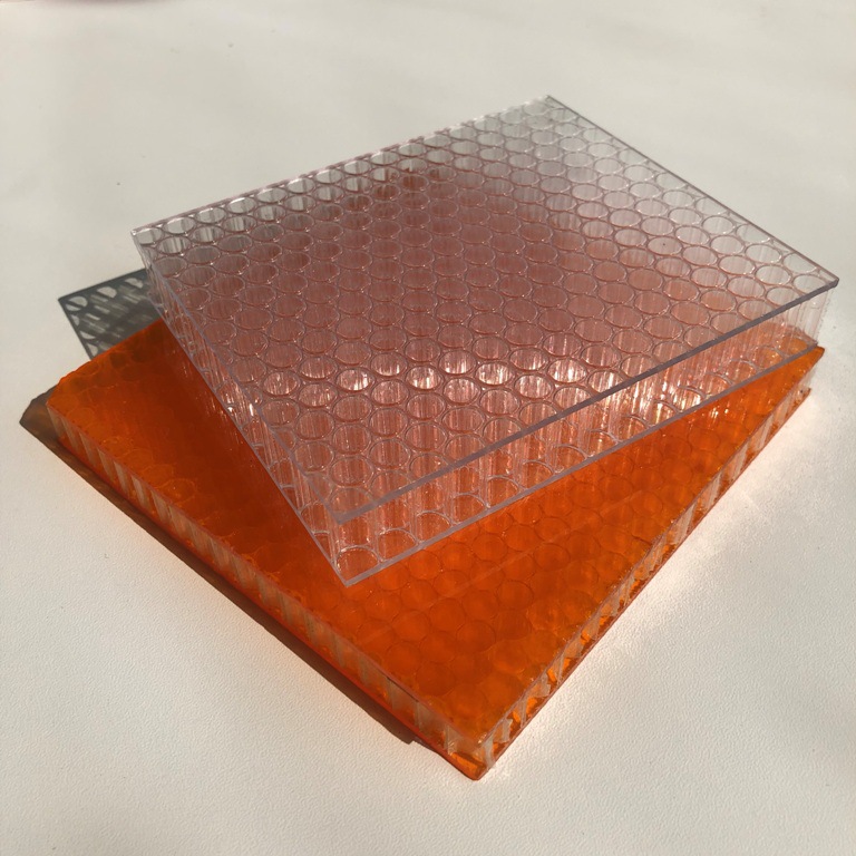 PC亚克力面层复合PC塑料蜂窝芯的多层板蜂窝阳光板轻盈透光