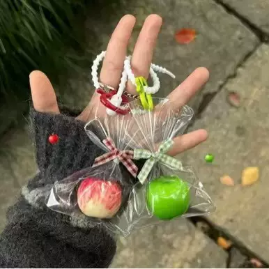 可爱迷你苹果车挂女生感汽车后视镜趣味车挂内饰品摆件