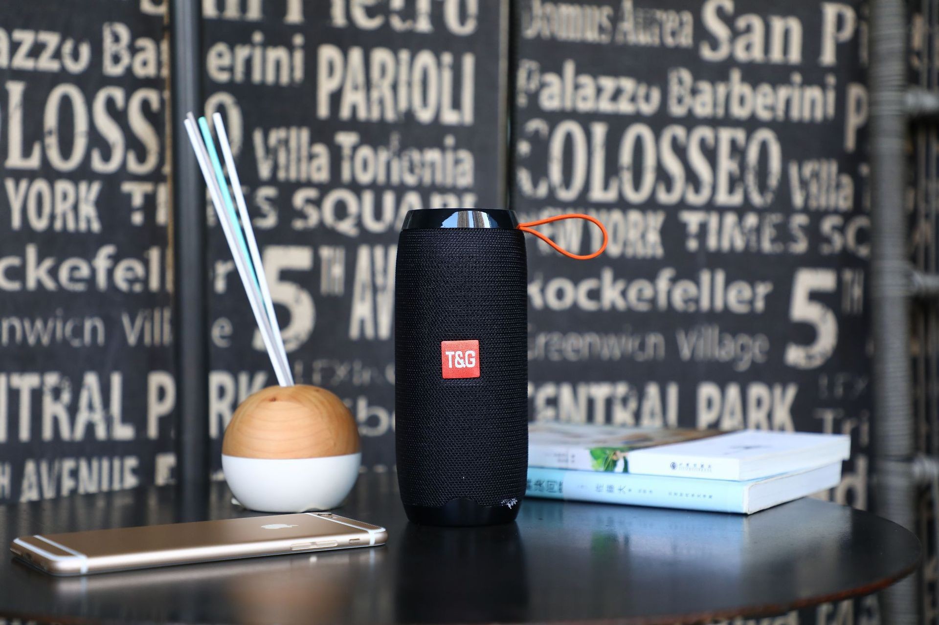 Transfronterizo nuevo TG106 altavoces Bluetooth tarjeta de enchufe impermeable computadora sonido portátil subwoofer altavoces deportivos