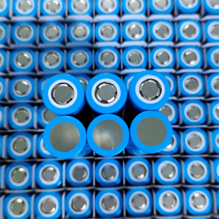 ȫ��26V 18650�늳�2550mAh 5C���������о 늄ӹ���늳ؽM���l