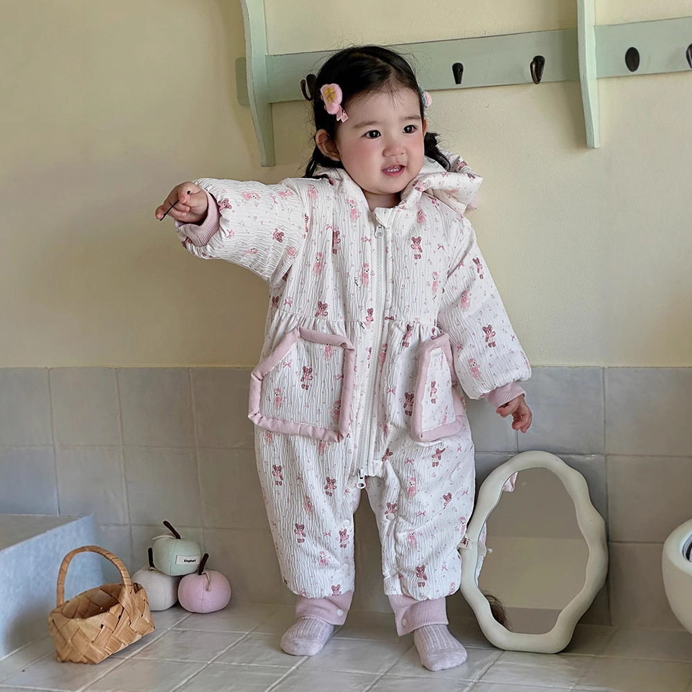Chaqueta de algodón cálida gruesa de invierno para bebé, linda chaqueta de estilo occidental de bolsillo grande de oso súper lindo