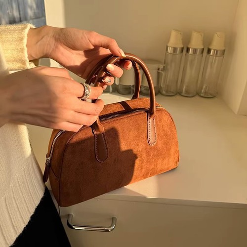 Brown Calfskin Boston Bag for Women 2024 Autumn/Winter Korean Bowling Bag with a Touch of Luxury Cushion Bag Shoulder Bag