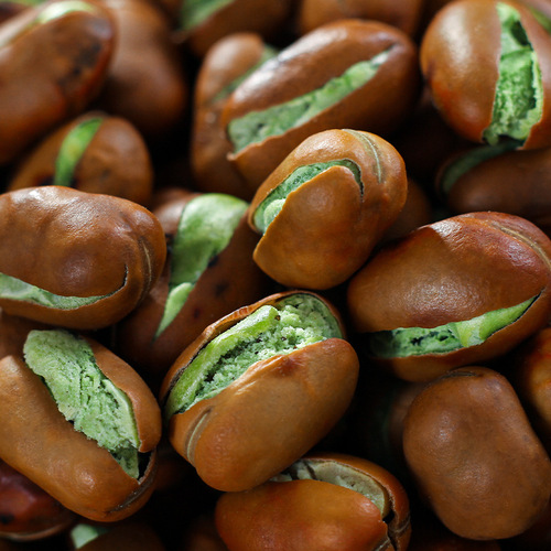 One piece drop shipping Yunnan Baoshan green heart small broad beans ready-to-eat original bagged nostalgic snack snacks fried beans wholesale