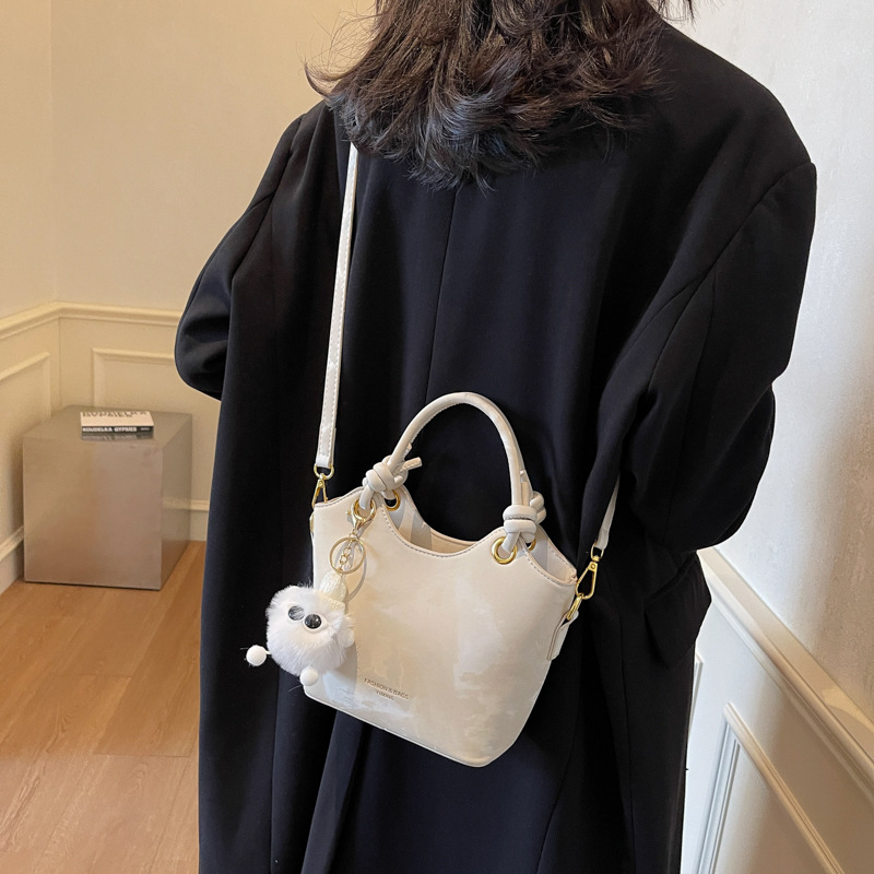 Niche Zhong bolso de mano de moda para mujeres 2025 nuevo diseño de moda bolso de hombro estilo extranjero versátil bolso de alta calidad